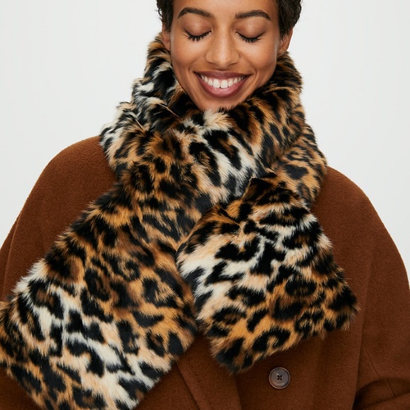 - ARITZIA Auxiliary Leopard Faux Fur Collar - Picture 1 of 5